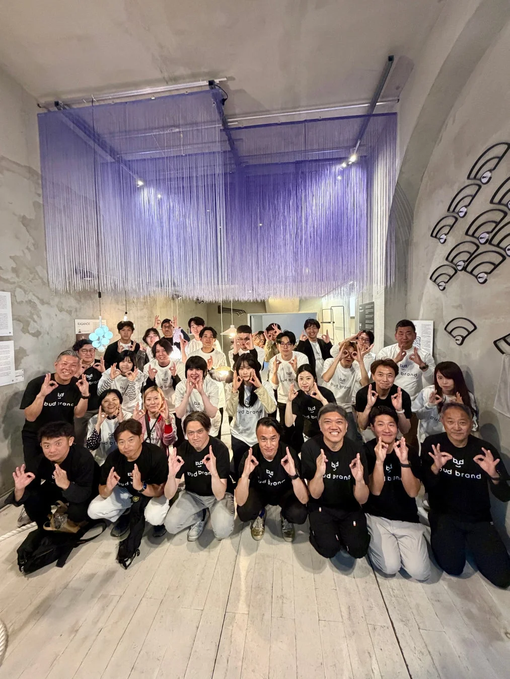 展示会場で撮影された集合写真