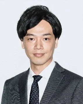 男性,ビジネスマン,スーツ,ポートレート,真面目,アジア人,黒髪,会社員