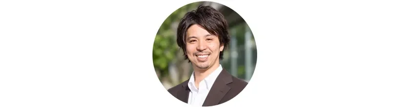 笑顔の日本人男性