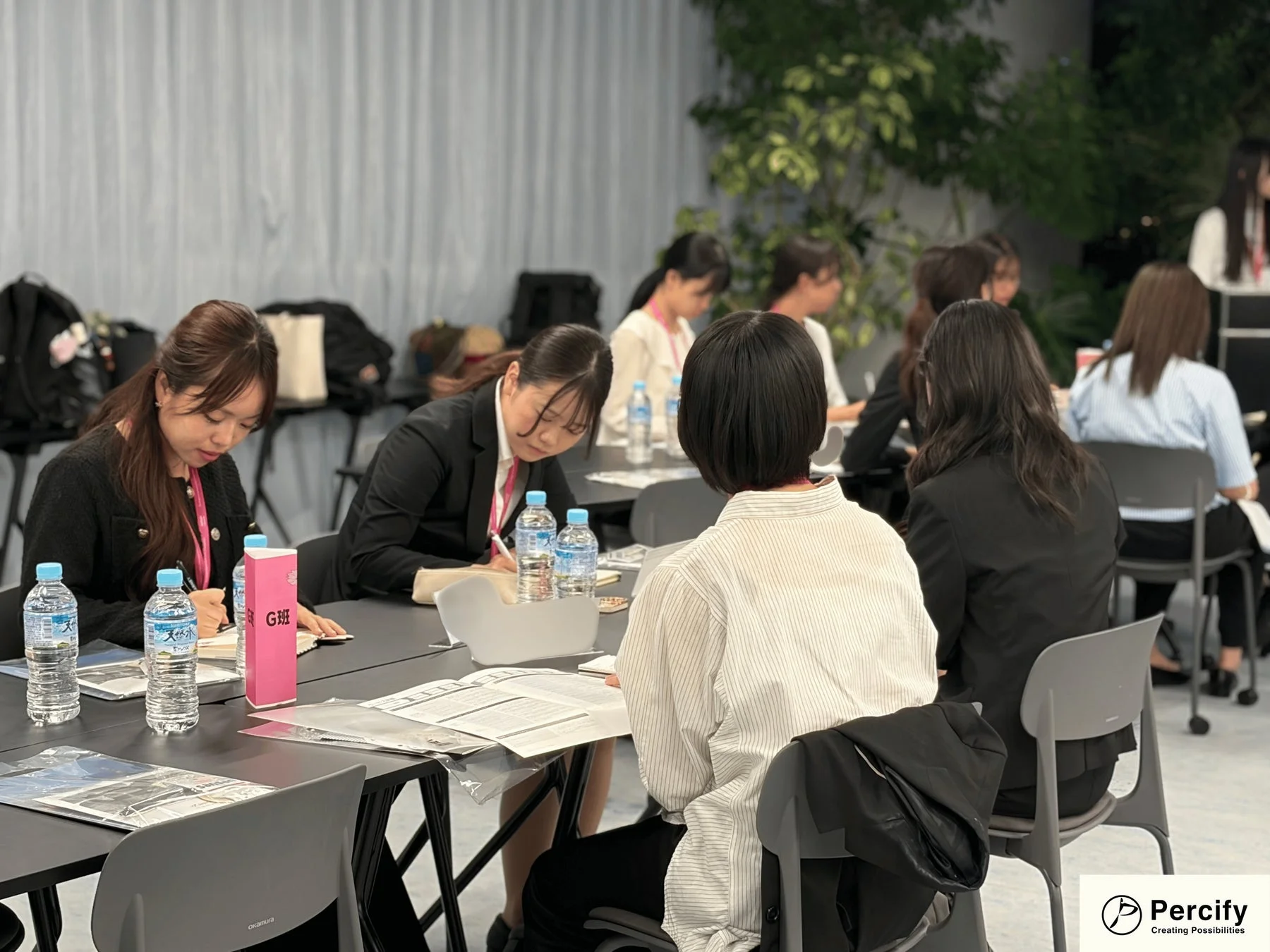 個社紹介ピッチの様子